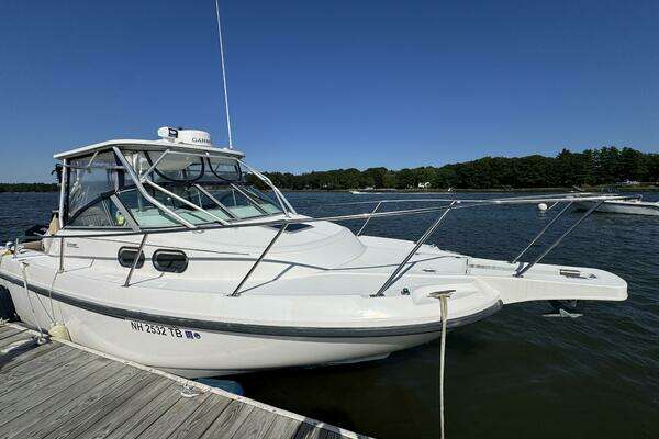 Photo of the 1999 Boston Whaler 28 Conquest