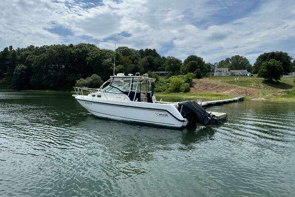Photo of the 1999 Boston Whaler 28 Conquest