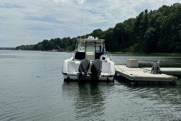 Photo of the 1999 Boston Whaler 28 Conquest