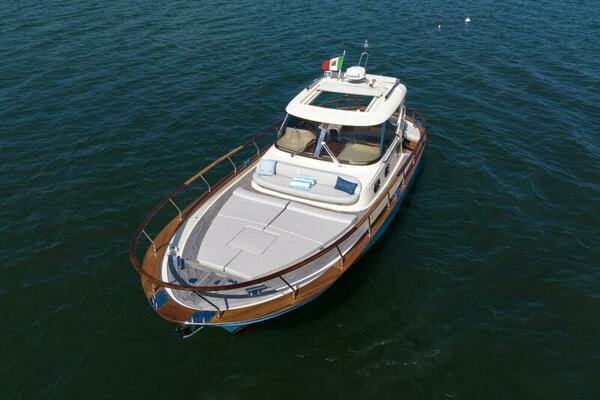 32ft Fratelli Aprea Yacht For Sale
