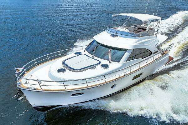 Riviera Belize 54 Daybridge Yacht For Sale