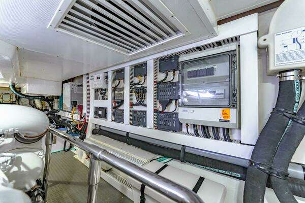 Riviera Belize 54 Daybridge Yacht For Sale