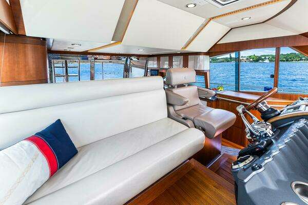 Riviera Belize 54 Daybridge Yacht For Sale