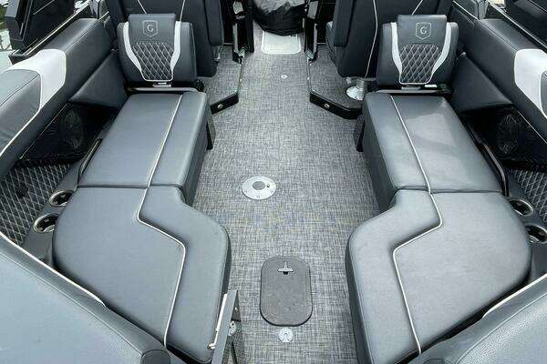 Photo of the 2024 Godfrey XP2700 W Twin