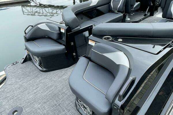 Photo of the 2024 Godfrey XP2700 W Twin