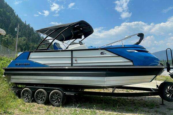 25-ft-Montara-2023-SURF BOSS 2.0-British Columbia Canada yacht for sale