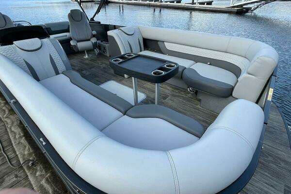 Photo of the 2024 Godfrey MC255DFL