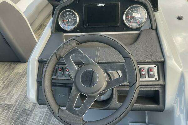 Photo of the 2024 Godfrey MC255DFL