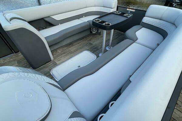 Photo of the 2024 Godfrey MC255DFL