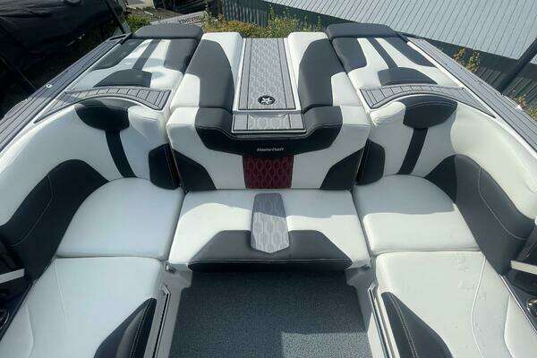 Photo of the 2024 Mastercraft XT24