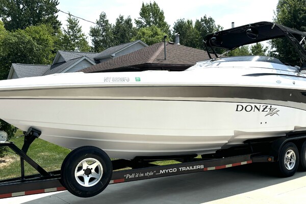 33ft Donzi Yacht For Sale