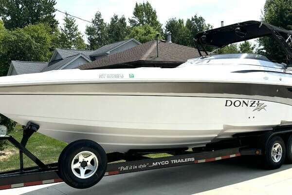 33-ft-Donzi-2005-33ZX-Angola New York United States yacht for sale