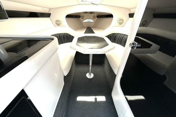 33ft Donzi Yacht For Sale