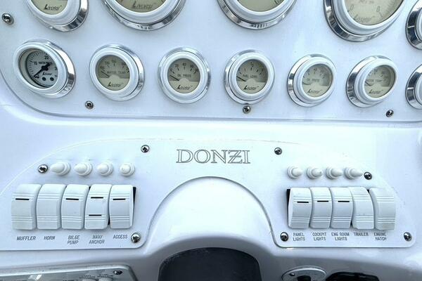 33ft Donzi Yacht For Sale