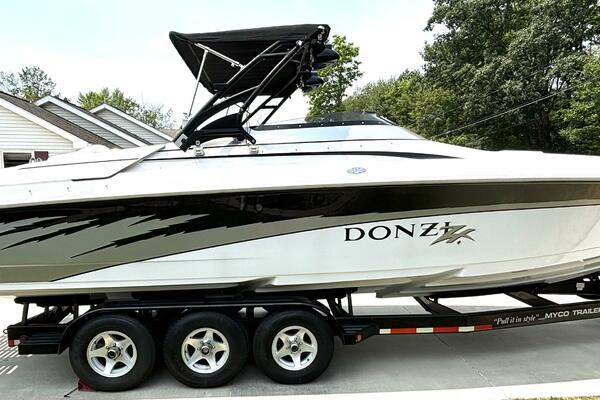 33ft Donzi Yacht For Sale