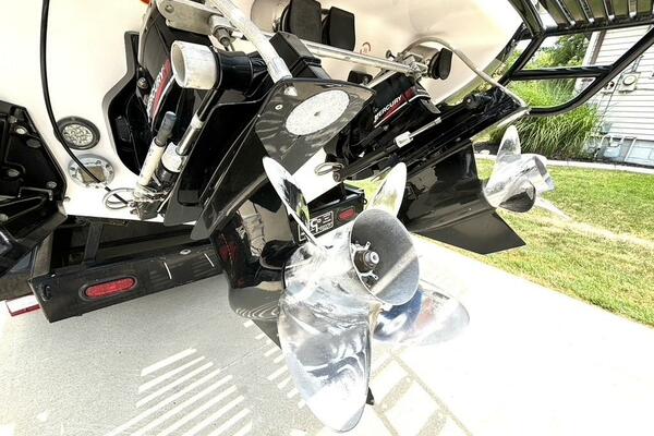 33ft Donzi Yacht For Sale