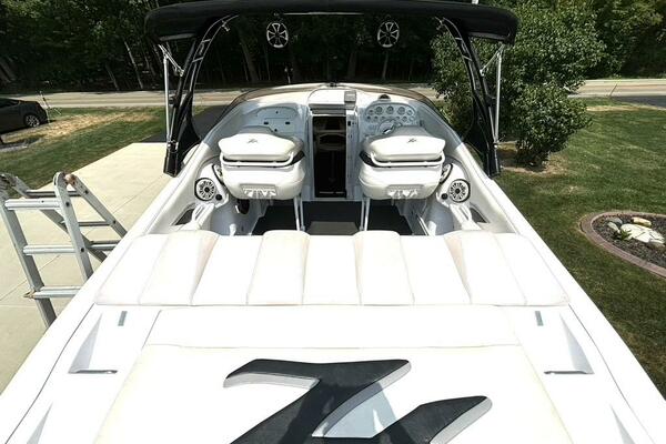 33ft Donzi Yacht For Sale