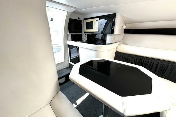 33ft Donzi Yacht For Sale