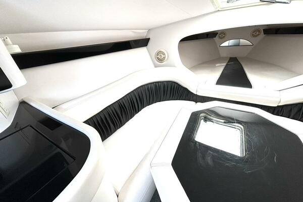 33ft Donzi Yacht For Sale