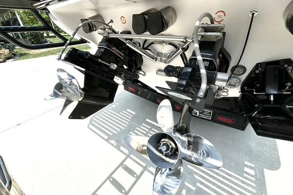 33ft Donzi Yacht For Sale