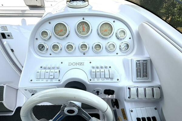 33ft Donzi Yacht For Sale