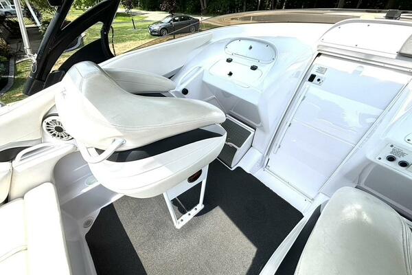 33ft Donzi Yacht For Sale