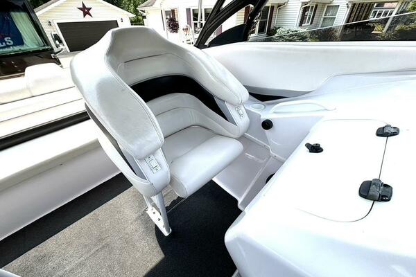 33ft Donzi Yacht For Sale