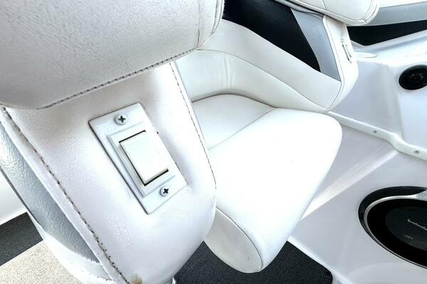 33ft Donzi Yacht For Sale