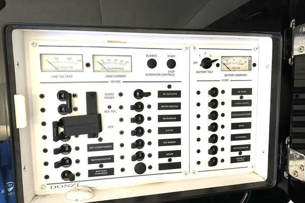 33ft Donzi Yacht For Sale