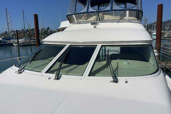 Photo of the 2000 Sea Ray 400 Sedan Bridge "Music Man"