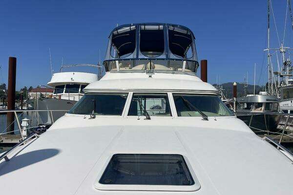 Photo of the 2000 Sea Ray 400 Sedan Bridge "Music Man"