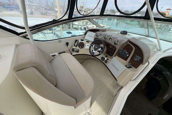 Photo of the 2004 Carver 56 Voyager "Carlet Vivian IV"