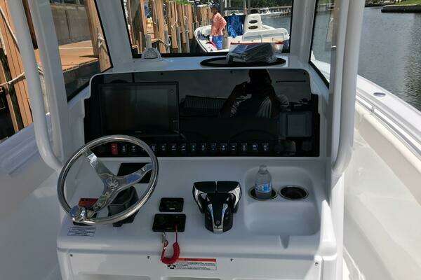 Photo of the 2021 Sea Hunt 265 SE