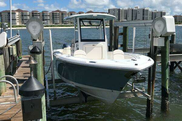 Photo of the 2021 Sea Hunt 265 SE