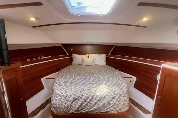 Merroir 34ft Back Cove Yacht For Sale