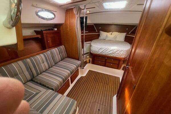 Back Cove 34 Yacht For Sale
