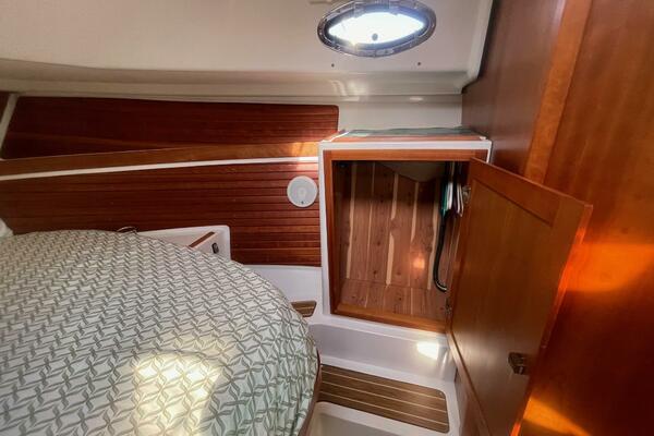 Merroir 34ft Back Cove Yacht For Sale