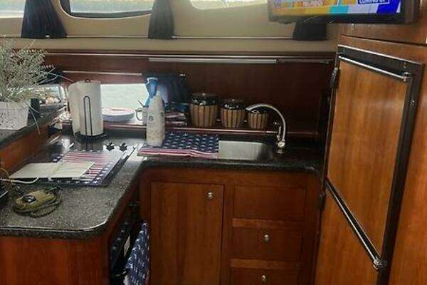 Cruisers Yachts 405 Express Motoryacht Yacht For Sale