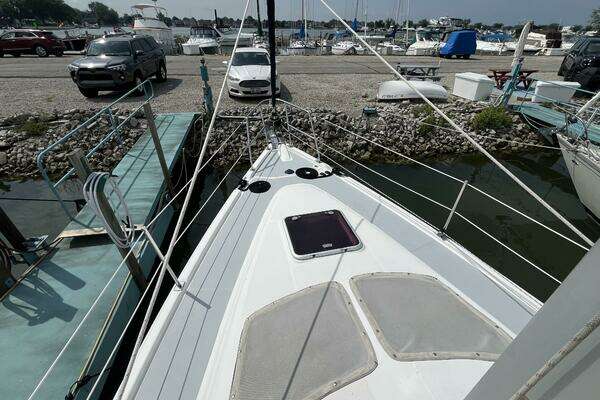 Photo of the 2006 Hunter 36-2 "Intention"