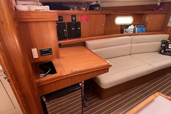 Intention 36ft Hunter Yacht For Sale