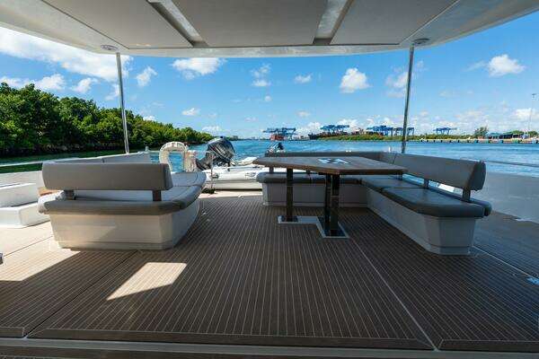 Robertson & Caine Leopard 53PC Yacht For Sale