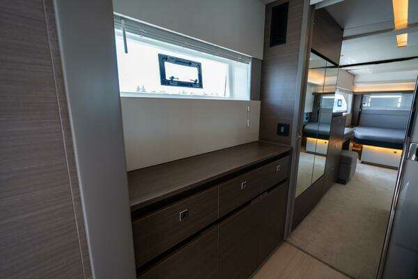 Robertson & Caine Leopard 53PC Yacht For Sale