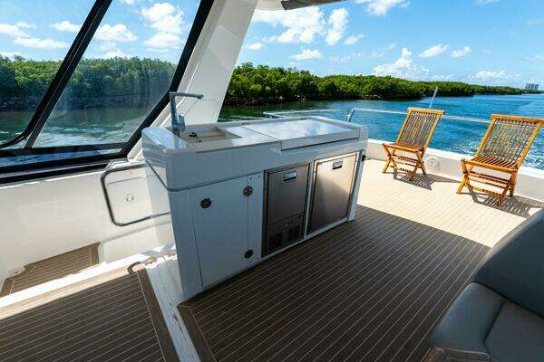 Robertson & Caine Leopard 53PC Yacht For Sale