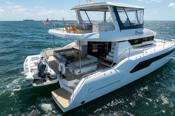 Robertson & Caine Leopard 53PC Yacht For Sale