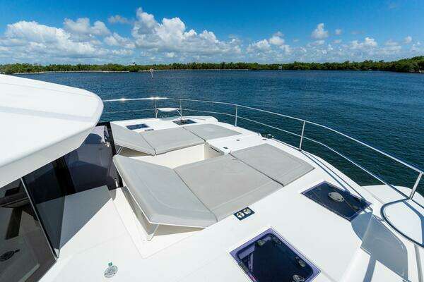 Robertson & Caine Leopard 53PC Yacht For Sale