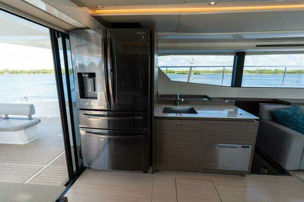 Robertson & Caine Leopard 53PC Yacht For Sale