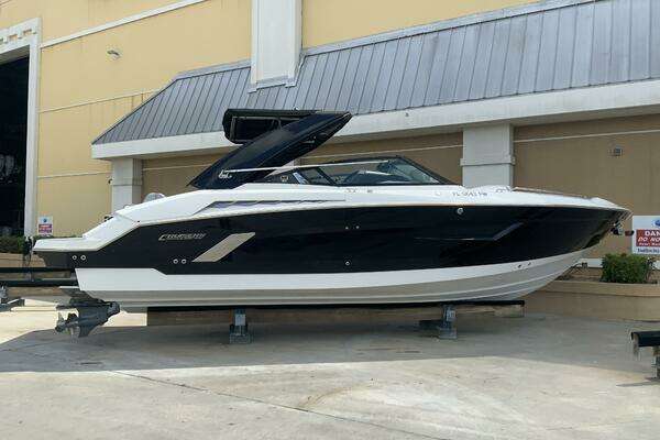 32-ft-Cruisers Sport Series-2015-328 BR-Fort Lauderdale Florida United States yacht for sale