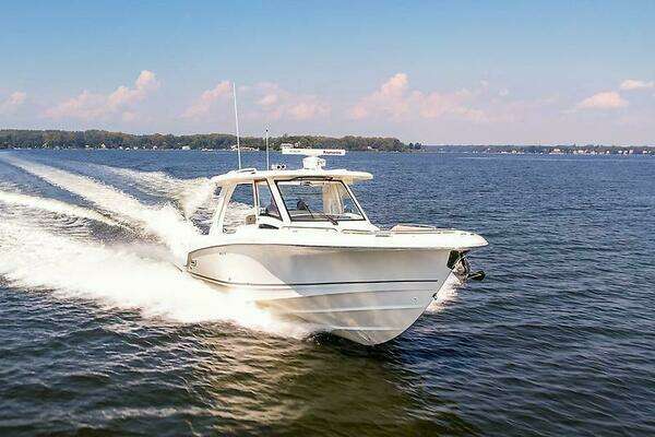 Boston Whaler 350 Realm Yacht For Sale