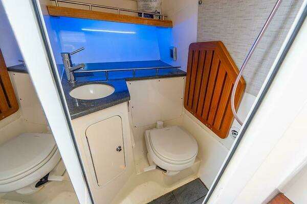 Boston Whaler 350 Realm Yacht For Sale