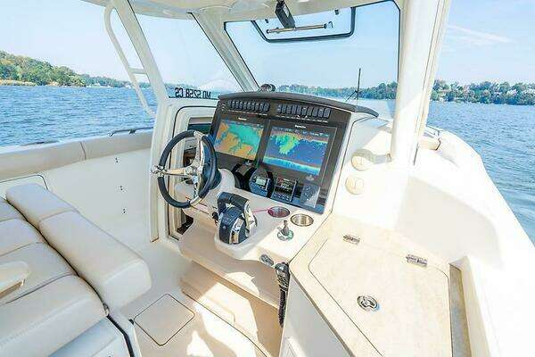 Boston Whaler 350 Realm Yacht For Sale